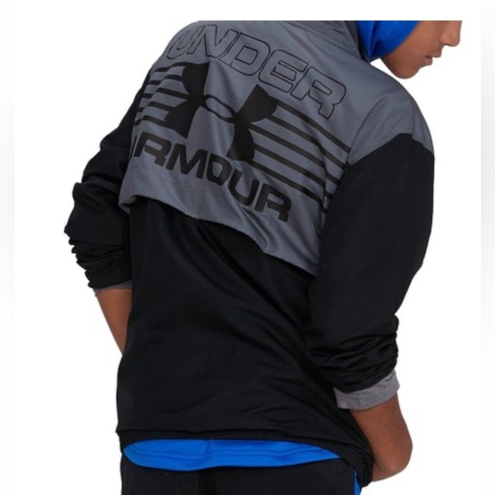 UNDER ARMOUR train to game pullover
